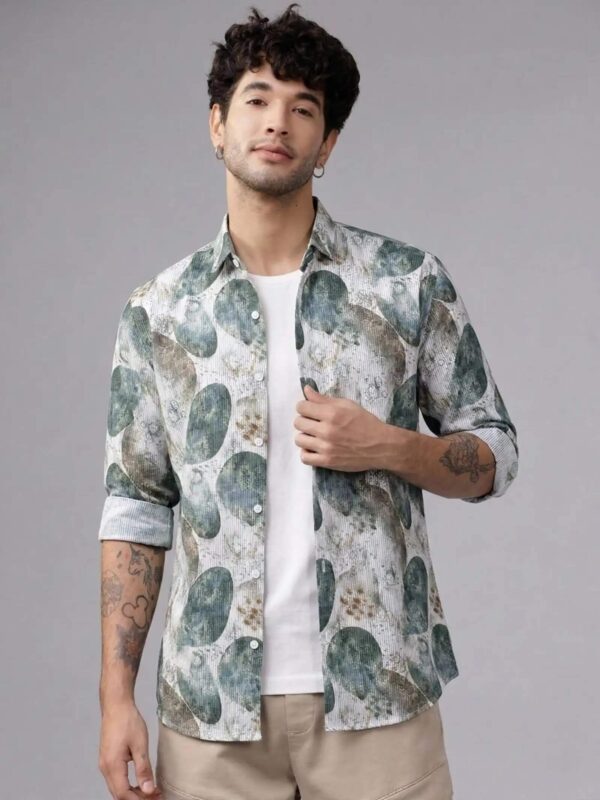 Men Regular Fit Printed Spread Collar Casual Shirt