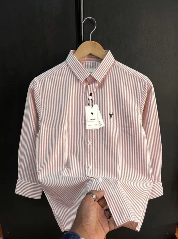 VD Looks Men Regular Fit Striped Spread Collar Casual Shirt